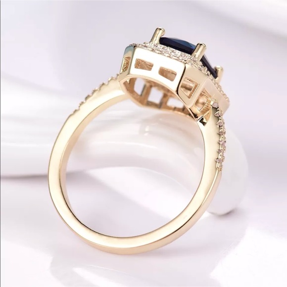 ⭐️Sz 8 left ! 18k blue sapphire ring - Picture 3 of 5